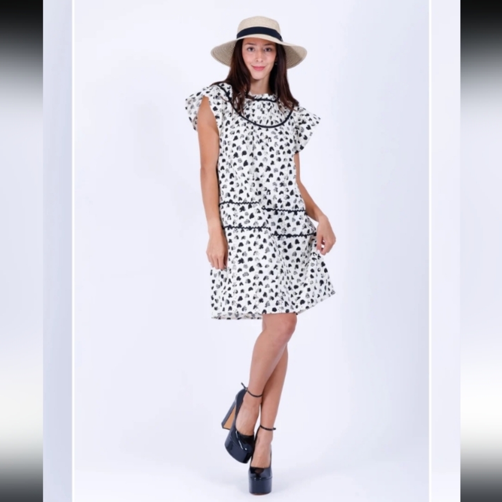 Voy Babydoll Short Dress with Black Heart Print